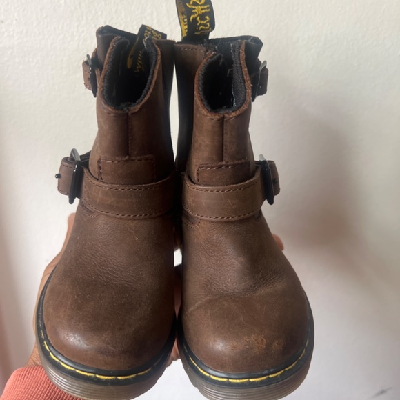 Dr. Martins - Picture 2 of 4